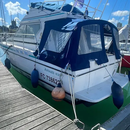 Bateau 2 Ou 3 Personnes ספינת מלון *